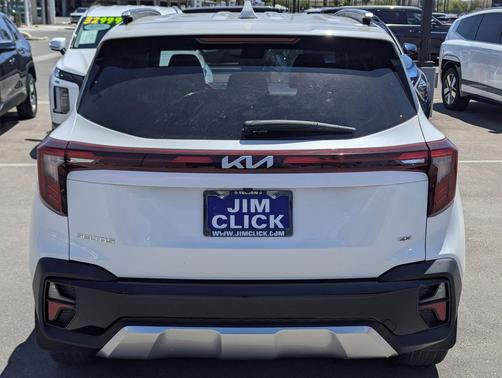 Snow White Pearl 2024 Kia Seltos SX Turbo