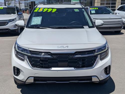 Snow White Pearl 2024 Kia Seltos SX Turbo