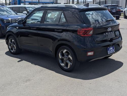 Black Noir Pearl 2022 Hyundai VENUE SEL