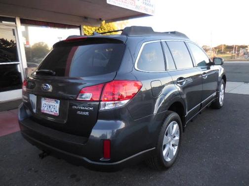 2011 Subaru Outback 2.5i Limited