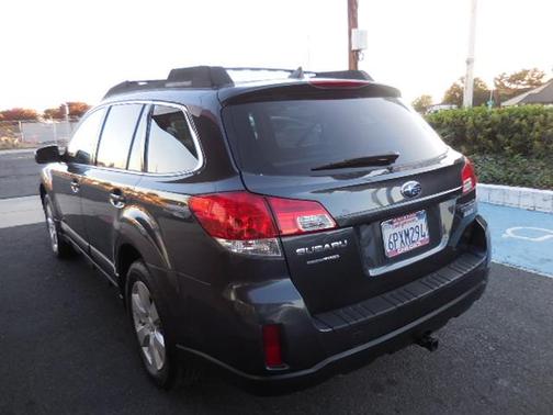 2011 Subaru Outback 2.5i Limited