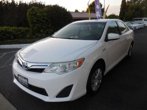 2014 Toyota Camry Hybrid LE