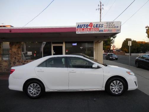 2014 Toyota Camry Hybrid LE