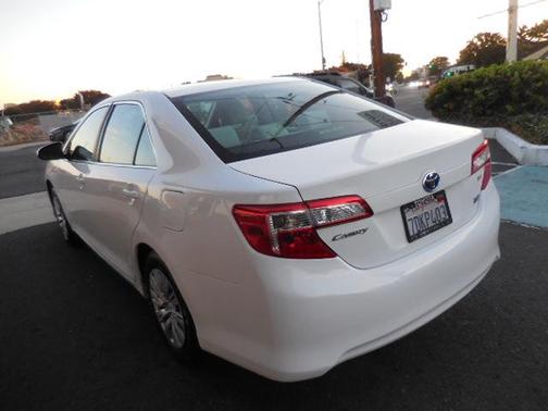 2014 Toyota Camry Hybrid LE