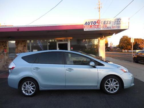 2013 Toyota Prius v 
