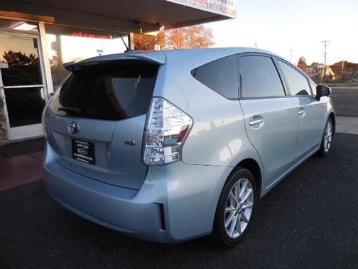 2013 Toyota Prius v 