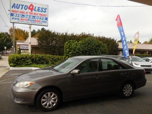 2005 Toyota Camry LE