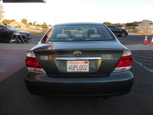 Gray 2006 Toyota Camry LE