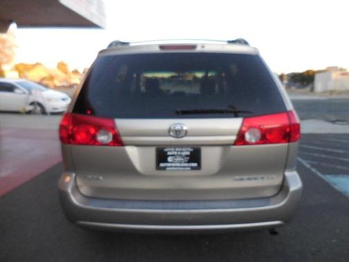 Beige 2008 Toyota Sienna LE