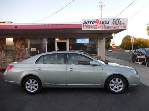 Beige 2007 Toyota Avalon