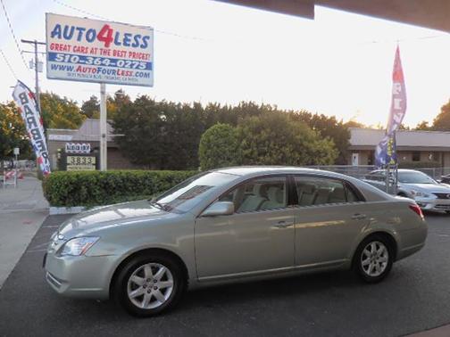 Beige 2007 Toyota Avalon