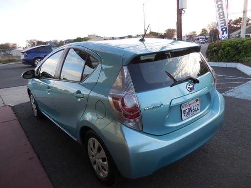 Green 2014 Toyota Prius c One