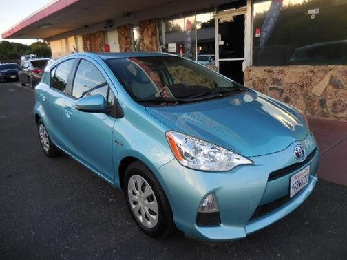 Green 2014 Toyota Prius c One