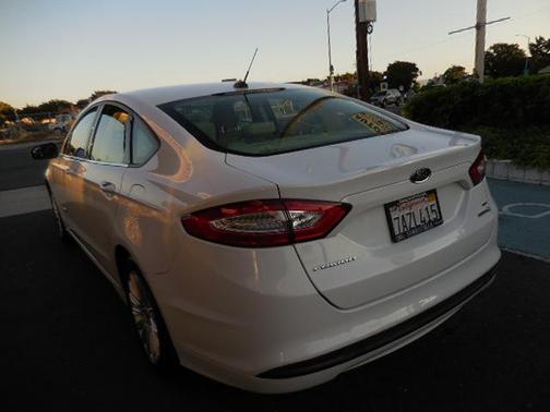 2013 Ford Fusion Hybrid SE