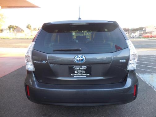 2014 Toyota Prius v Three