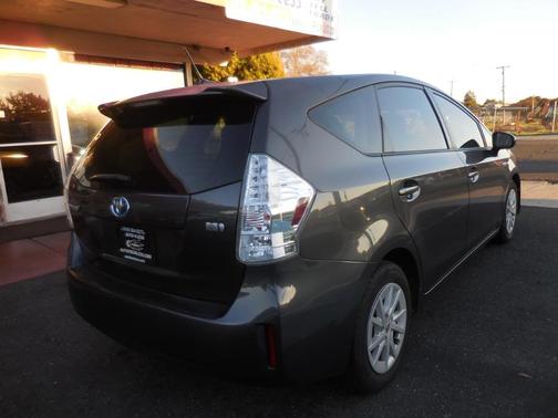 2014 Toyota Prius v Three