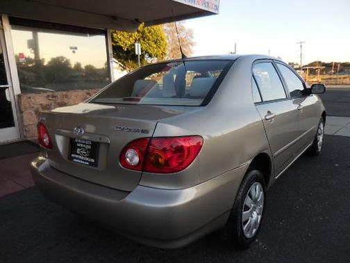 2004 Toyota Corolla LE