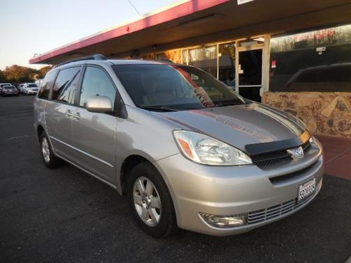 2004 Toyota Sienna XLE