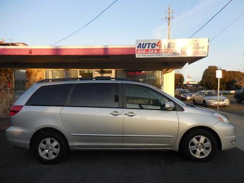 2004 Toyota Sienna XLE