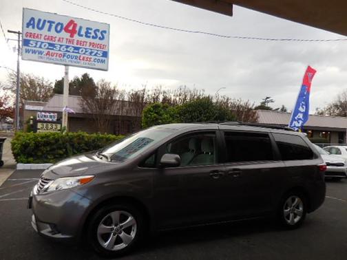 2015 Toyota Sienna LE