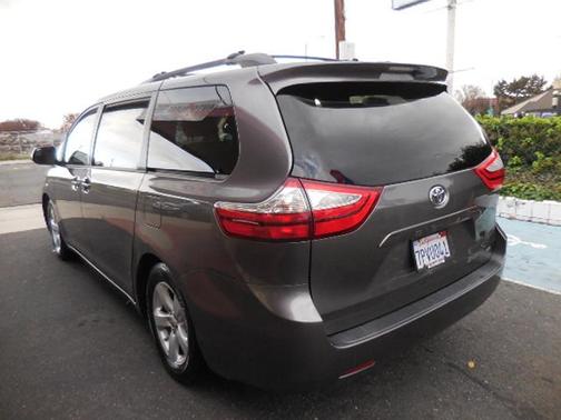 2015 Toyota Sienna LE