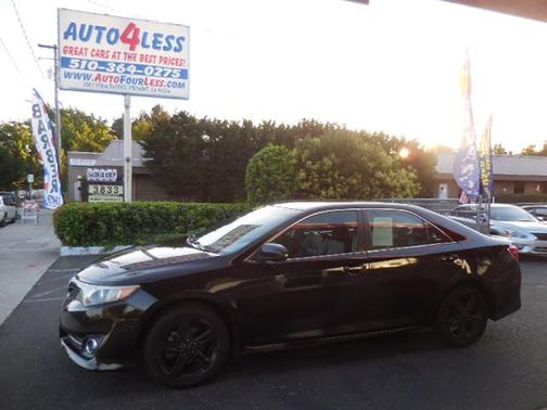 Black 2013 Toyota Camry SE