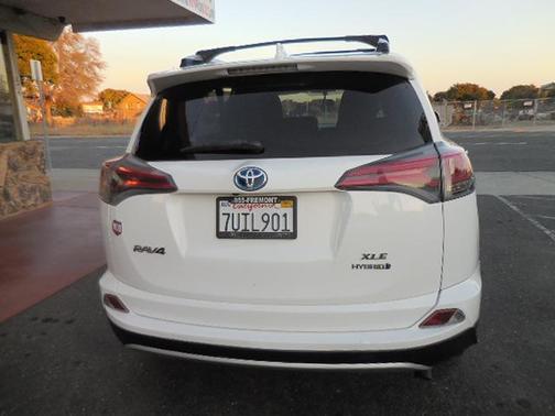 2016 Toyota RAV4 Hybrid XLE