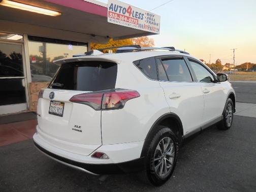 2016 Toyota RAV4 Hybrid XLE