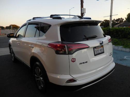 2016 Toyota RAV4 Hybrid XLE