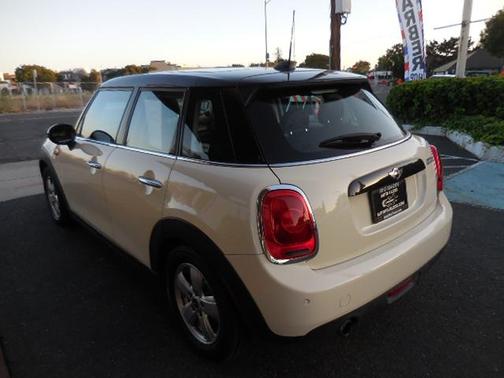 White 2016 MINI Hardtop Cooper