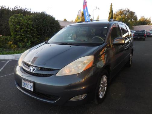 2008 Toyota Sienna XLE