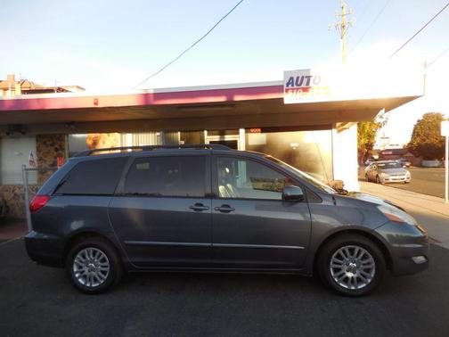 2008 Toyota Sienna XLE