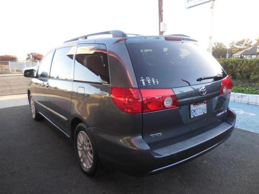 2008 Toyota Sienna XLE