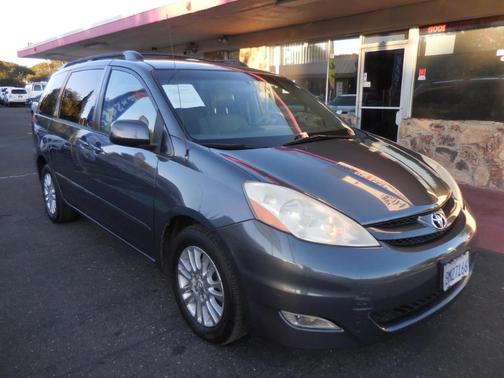 2008 Toyota Sienna XLE