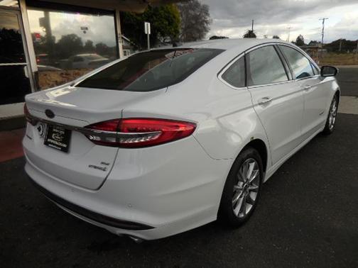 2017 Ford Fusion Hybrid SE
