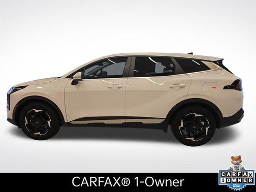 White Pearl 2026 Kia Sportage EX