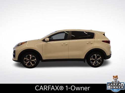 Snow White Pearl 2022 Kia Sportage LX