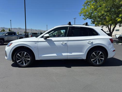 2023 Audi Q5 45 S line Premium Plus