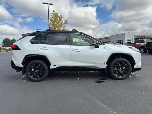 2024 Toyota RAV4 Hybrid SE