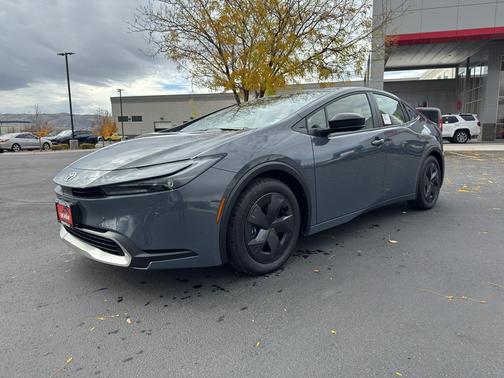 2026 Toyota Prius Plug-In Hybrid SE