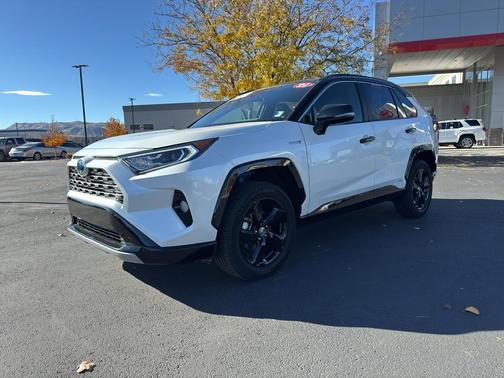 2021 Toyota RAV4 Hybrid SE