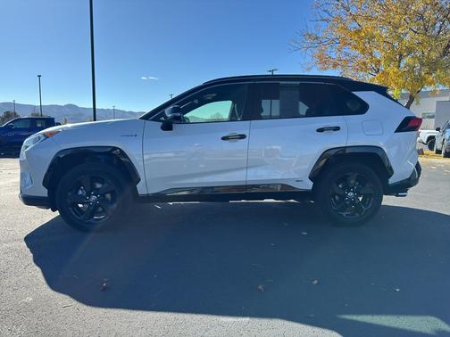 2021 Toyota RAV4 Hybrid SE