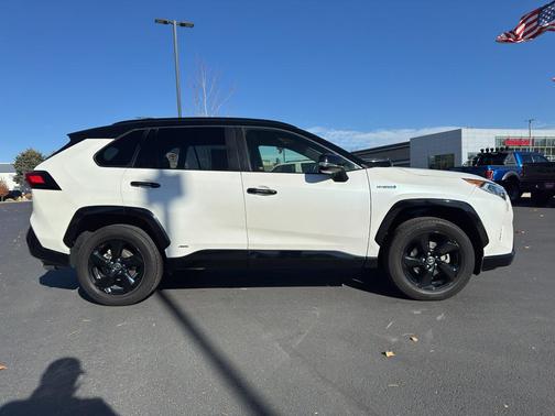2021 Toyota RAV4 Hybrid SE