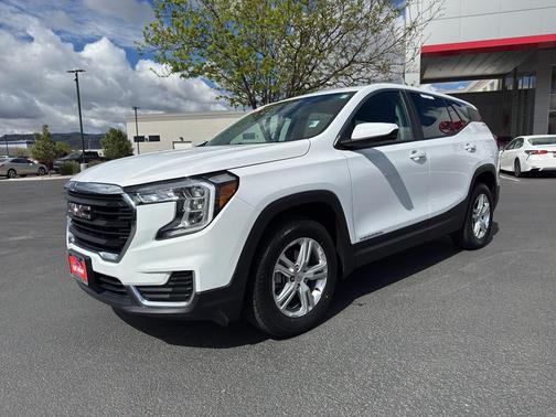 Summit White 2024 GMC Terrain SLE