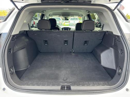 Summit White 2024 GMC Terrain SLE