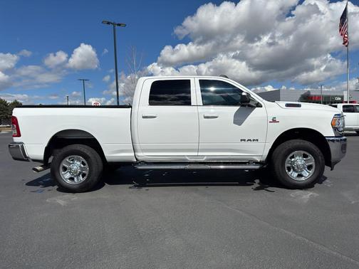 Bright White Clearcoat 2021 RAM 2500 Big Horn Crew Cab 4x4 6'4' Box