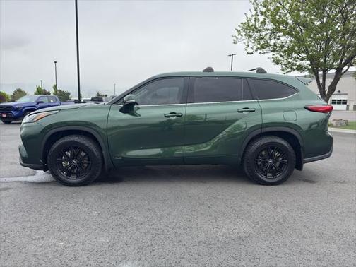 2023 Toyota Highlander Hybrid Platinum