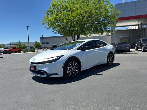 2025 Toyota Prius L