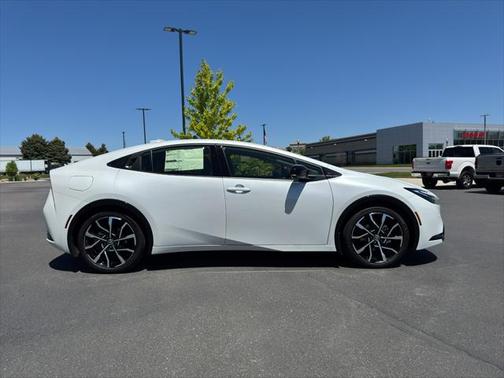 2025 Toyota Prius L