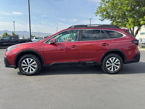 2022 Subaru Outback Premium